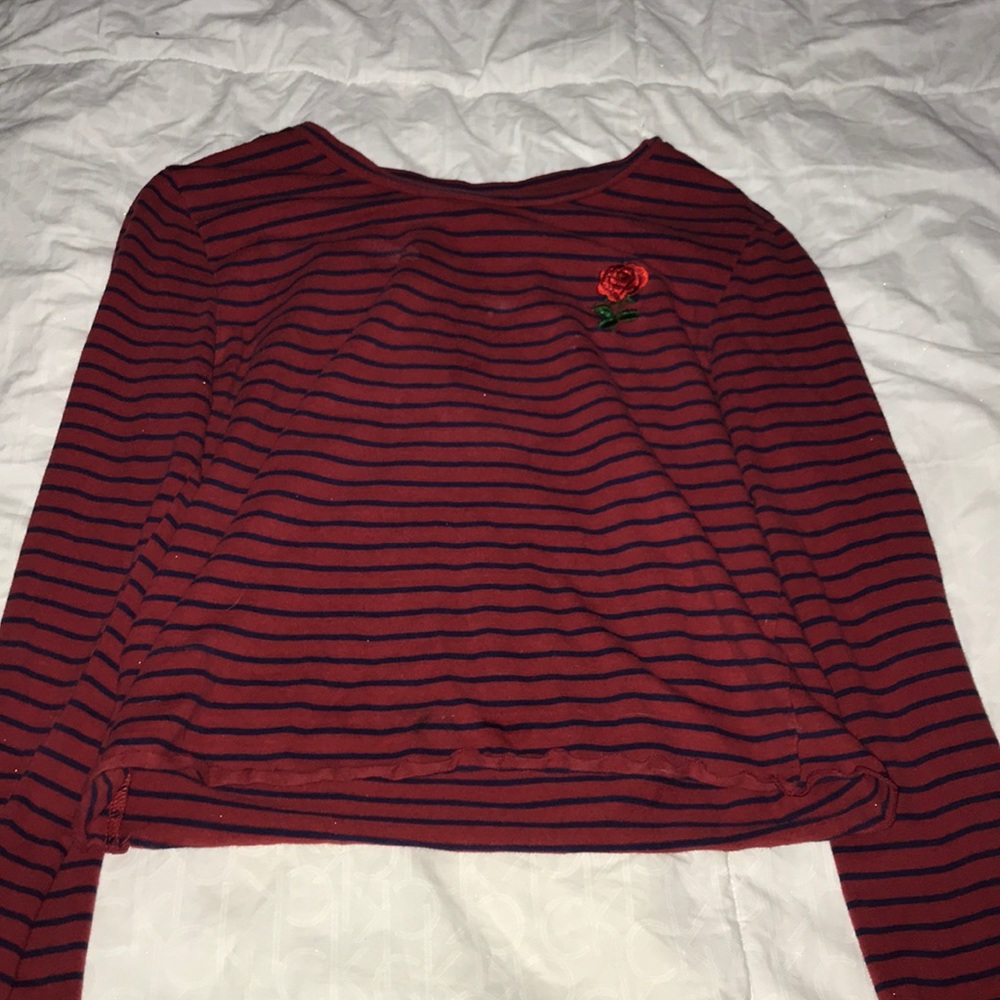 a long sleeve cropped shirt